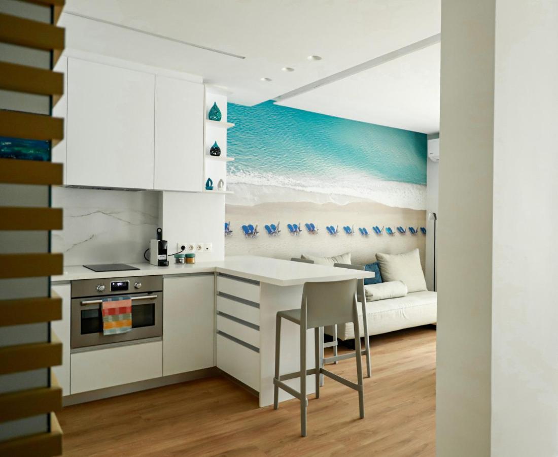 Renovated Apartment With Roof Garden Access, 15 M Walk To Acropolis Athens Exterior photo